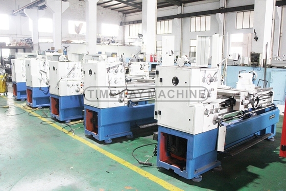 788mm Balanço em espaços e capacidade de usinagem Máquina de torno central universal com DRO de 2 eixos