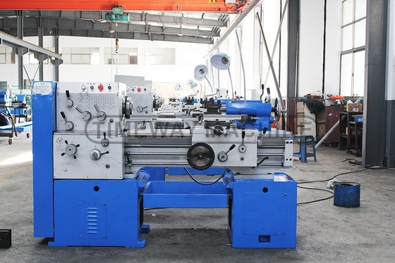 16 1600 r.p.m. Torno de metal de alta precisão Mini Torno Máquina-ferramenta com 1500 kg de peso