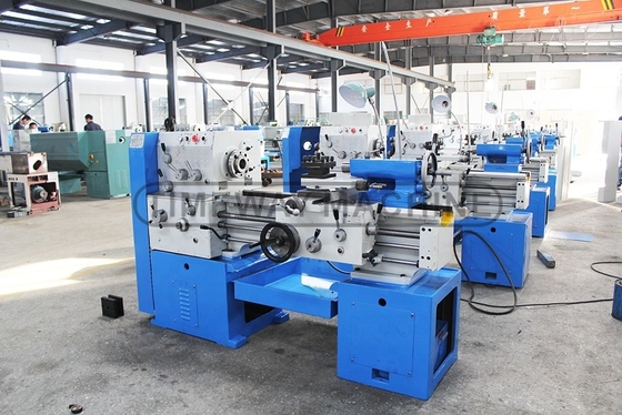 16 1600 r.p.m. Torno de metal de alta precisão Mini Torno Máquina-ferramenta com 1500 kg de peso