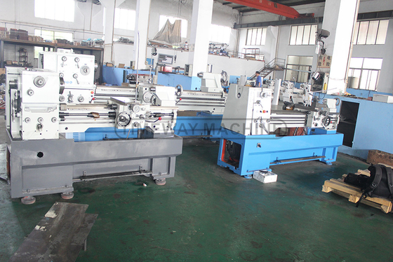 2720x1120x1700mm Universal Gap Bed Lathe ou Torno CL-410 CL-460 Potência do motor do fuso de 5,5 kW