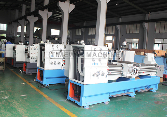 2720x1120x1700mm Universal Gap Bed Lathe ou Torno CL-410 CL-460 Potência do motor do fuso de 5,5 kW
