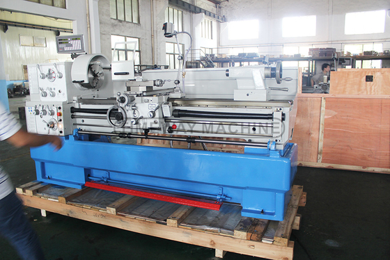 2720x1120x1700mm Universal Gap Bed Lathe ou Torno CL-410 CL-460 Potência do motor do fuso de 5,5 kW