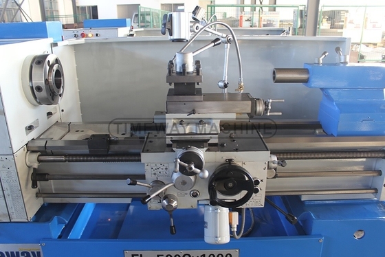 7Potência do motor do fuso de 0,5 kW Torno de metal pesado/torno de cama de lacuna universal 3500 kg peso