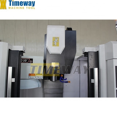 BT40 Timeway VMC550 Direção linear de 3 eixos Centro de usinagem vertical Máquina CNC