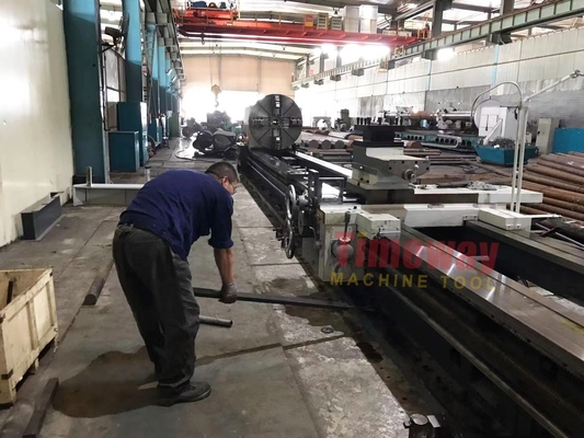 Metric 140 Torno manual com buraco cônico para peças de aço de até 12000 mm por Timeway