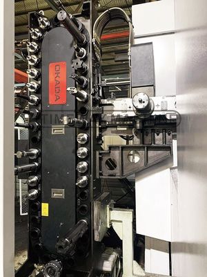 24 Revista de ferramentas Capacidade de alta precisão Centro de usinagem CNC horizontal de quatro eixos