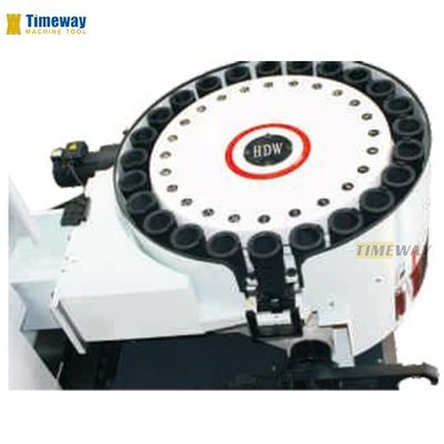 1300 mm Mesa de viagem Centro de usinagem vertical de alta precisão para usinagem avançada