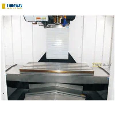 1300 mm Mesa de viagem Centro de usinagem vertical de alta precisão para usinagem avançada