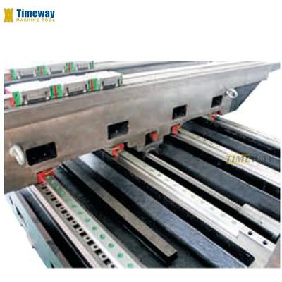 1300 mm Mesa de viagem Centro de usinagem vertical de alta precisão para usinagem avançada