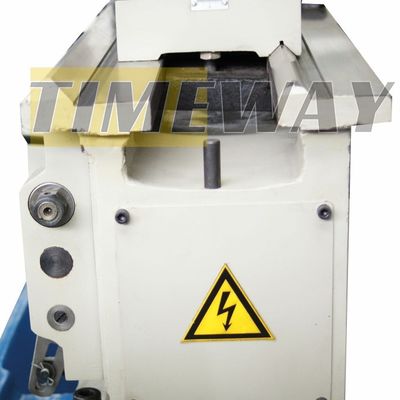 CM400 Torno horizontal com 205 mm de altura central e 1000 mm de comprimento máximo de rotação