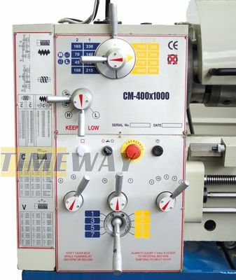 CM400 Torno horizontal com 205 mm de altura central e 1000 mm de comprimento máximo de rotação