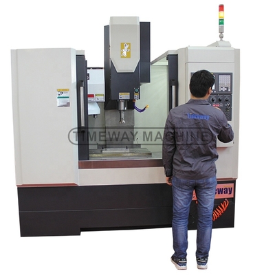 Máquina de fresagem CNC VMC650G com tamanho de mesa 1000 * 420mm Timeway 3 Eixo Vertical Made