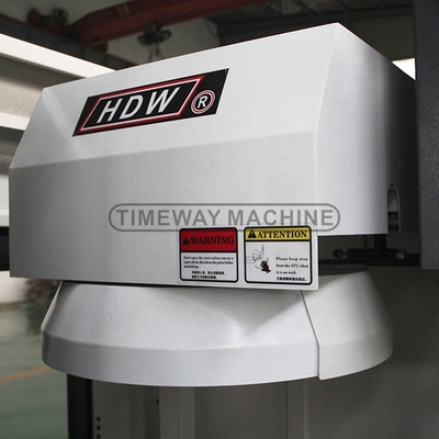 Máquina de fresagem CNC VMC650G com tamanho de mesa 1000 * 420mm Timeway 3 Eixo Vertical Made