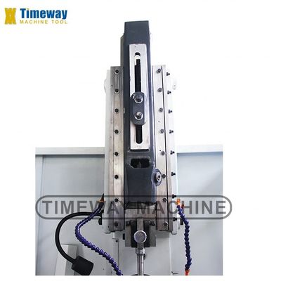 Máquina de travas verticais CNC de pequeno tipo 460*320mm Mesa de trabalho Viagem KND1000M Controle
