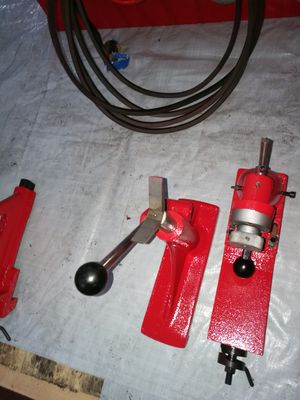 Máquina de rectificação de eixo de válvula CNC de tensão normal 220V/380V para aplicações industriais