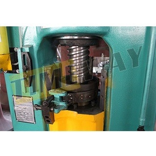 Pressão de parafuso mecânico de duplo disco de atrito com dispositivo de pedal Capacidade nominal 1600KN