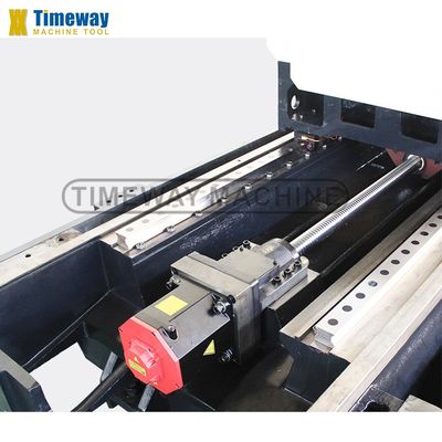 Máquina de fresagem CNC horizontal para componentes metálicos Centro de usinagem de produção