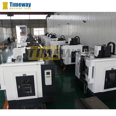 420x800mm Tabela de trabalho Tamanho Vmc650 3-Axis CNC Centro de usinagem vertical para fresagem de metal