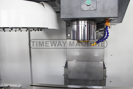 Centro de usinagem vertical de metal VMC 650 de alta precisão com 8000 rpm de velocidade do fuso