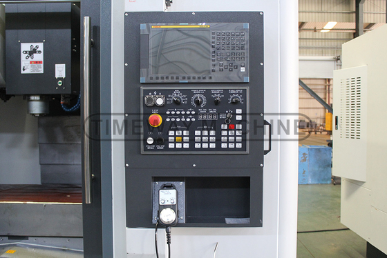 Máquina de fresagem vertical CNC de 600 mm VMC1060L com capacidade de 24 revistas de ferramentas
