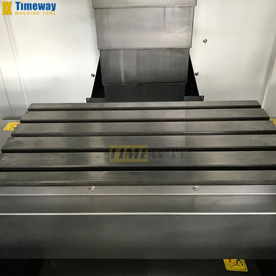 Centro de usinagem vertical de produção de aço com controlador GSK e viagem vertical de 450 mm