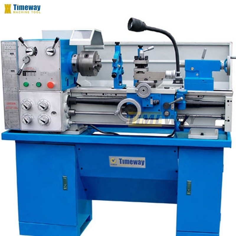 Máquina de torno de metal horizontal com 590 kg de peso e outras estações de postes de ferramentas