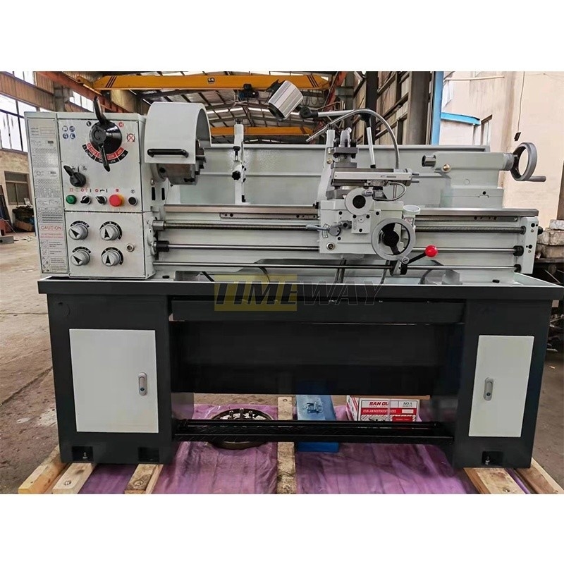 220/380V Voltagem Mini Torno Horizontal Gap Bed Torno com 1930 * 760 * 1580mm Dimensões